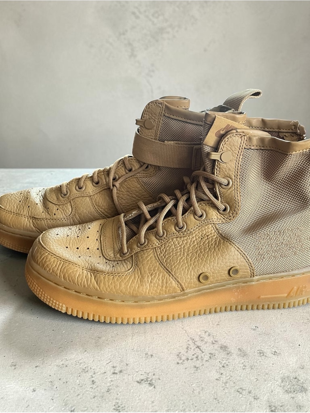 Nike Men's Tan High-Top Tactical Boots